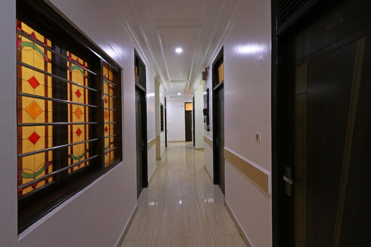 Oyo Flagship Kumar Palace Нью-Дели Экстерьер фото
